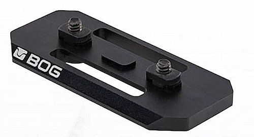 Den lätta Aluminium M-Lok-adaptern erbjuder hållbarhet och mångsidighet, perfekt för BOG DeathGrip Infinite och Sherpa Tripods med Arca Swiss-system.